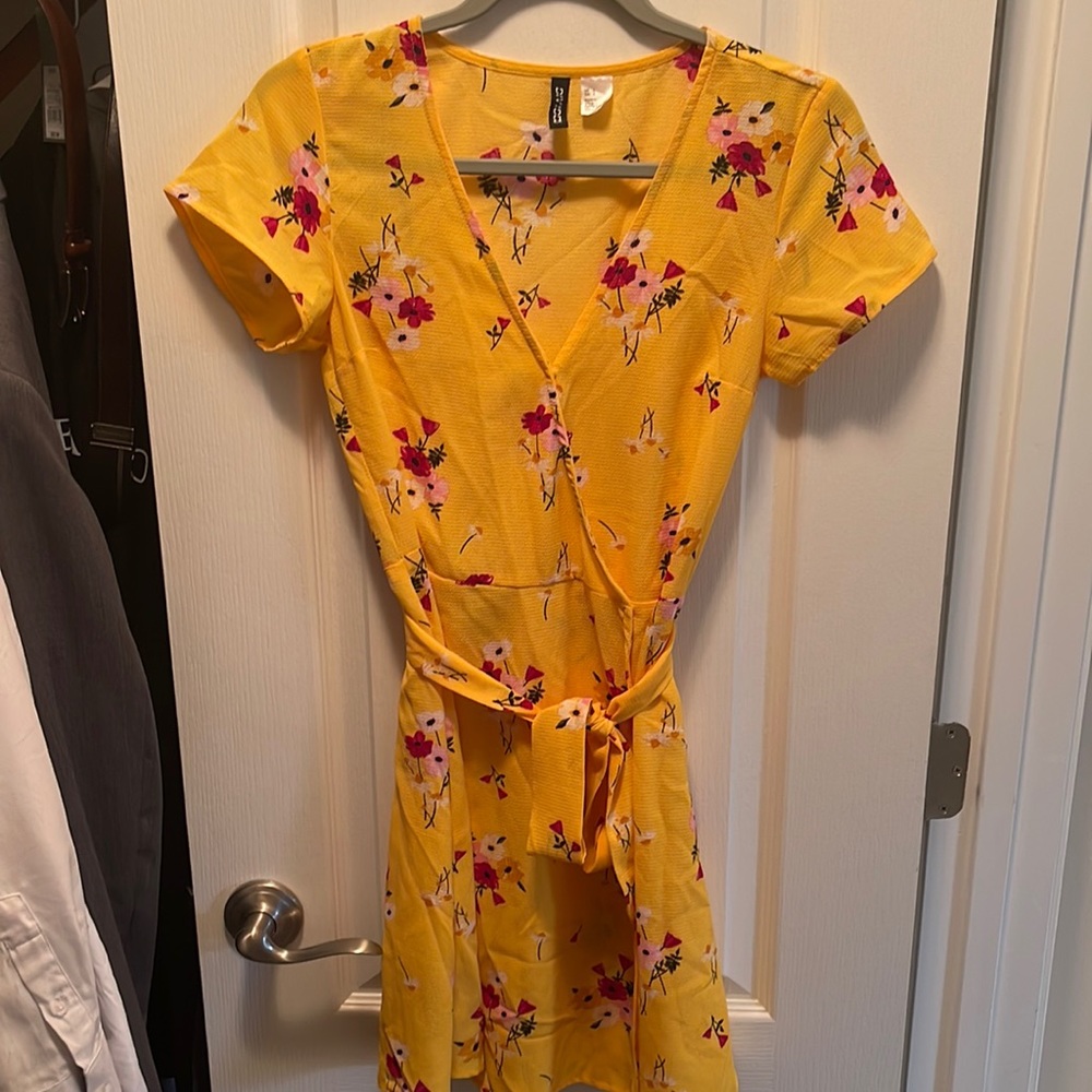 DIVIDED Floral dress